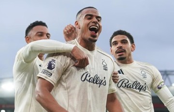 世界杯手机观看-邮报：为马奎尔的离开做准备，曼联考虑引进森林后卫穆里略