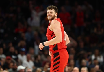 世界杯比赛在线观看-都挺能抢！克林根11分15板5助3帽&amp;庄神6分17板4助2断