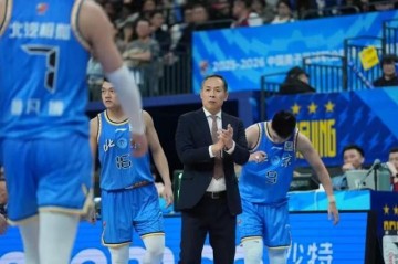 CBA｜许利民：赵睿下场有望出战，曾凡博还未有明确复出时间表